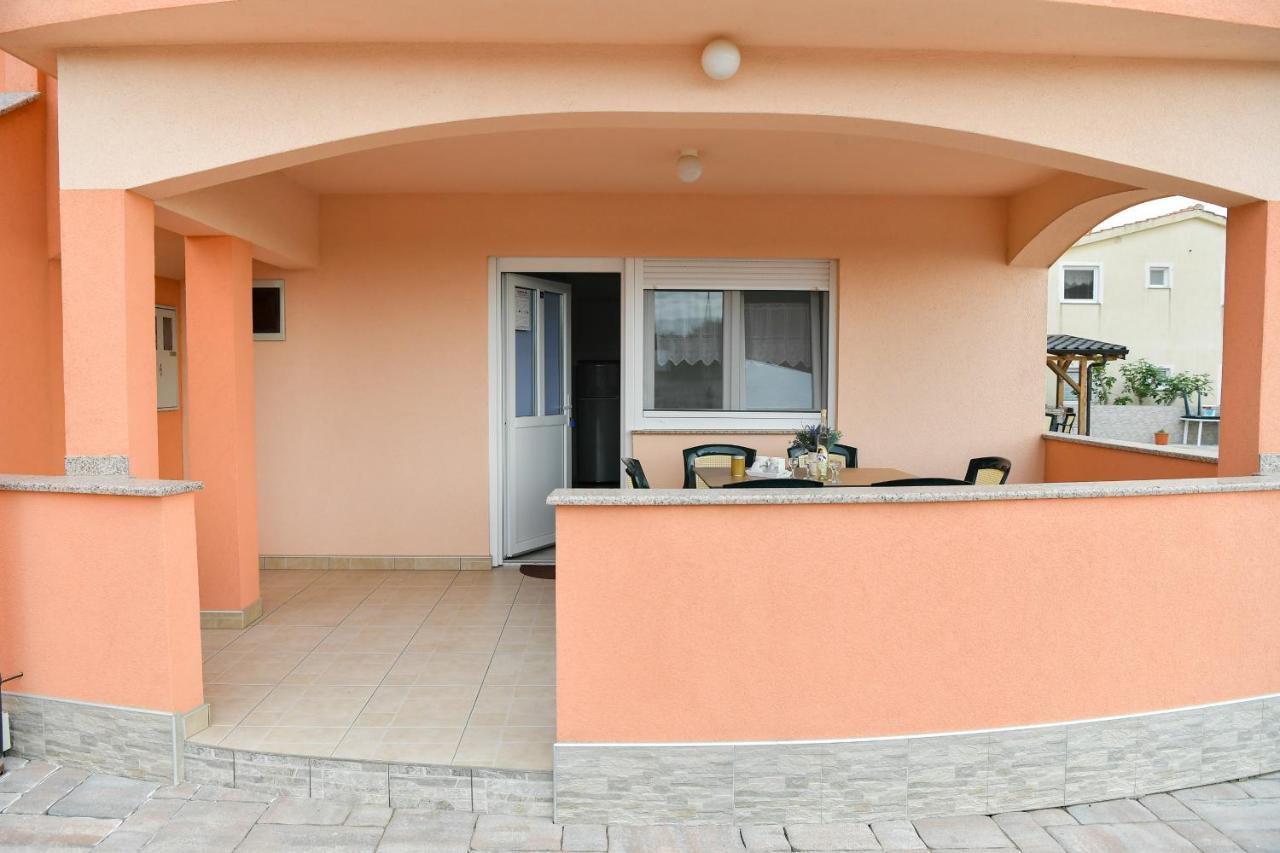Apartments Villa Lucky Vir Eksteriør billede
